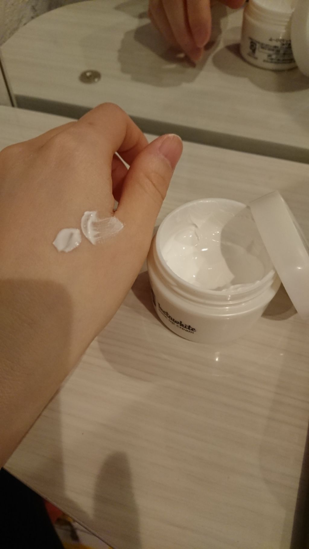 Instawhite トーンアップクリーム/Instawhite/化粧下地を使ったクチコミ(2枚目)