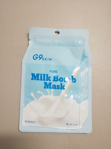 G9SKINのMilk Bomb Mask！
 
ミルクタイプのマスクです。
私は好きだけど、ミルク感が強めのにおいだから、
好き嫌いが別れるかも💦

液がタプタプで、シートも分厚いから、
貼ったときに