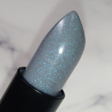 PAT McGRATH LABS LIP FETISH LIP BALMのクチコミ「Astral Blue Star という色
シアーな黒ベースに青ラメ入りのかっこいいリップバ.....」（2枚目）