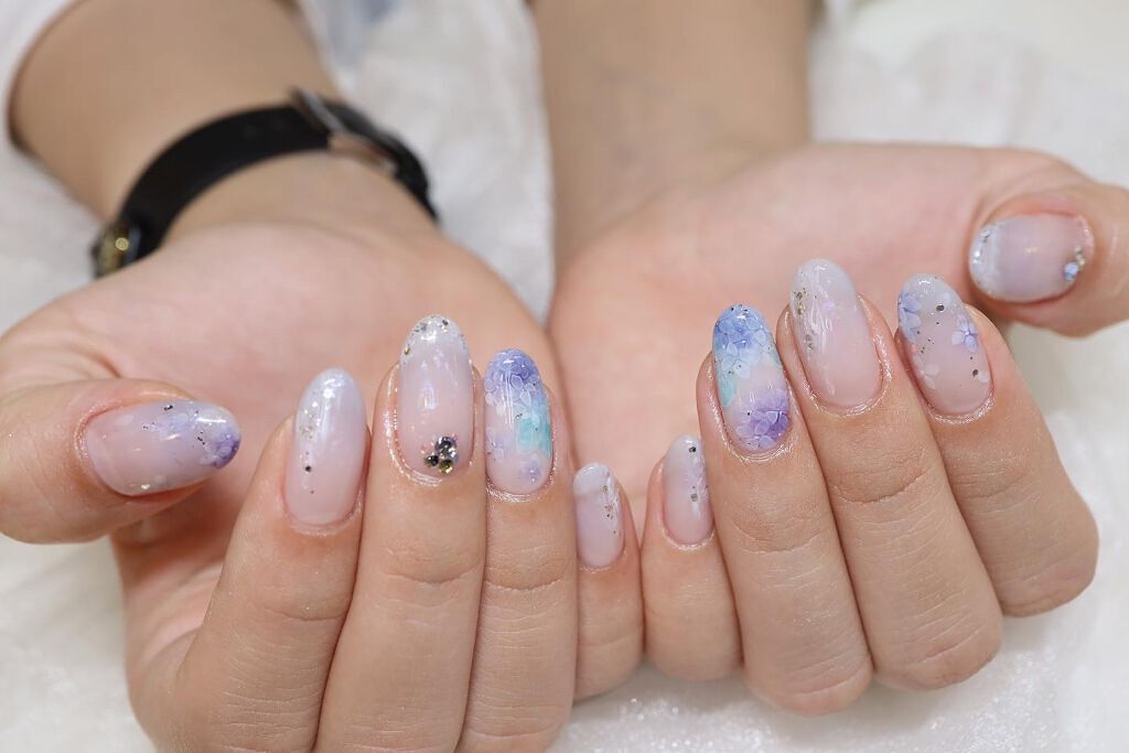 shino on LIPS 「水彩で紫陽花ネイル★今回もおまかせ頂きありがとうございました😭..」(4枚目)