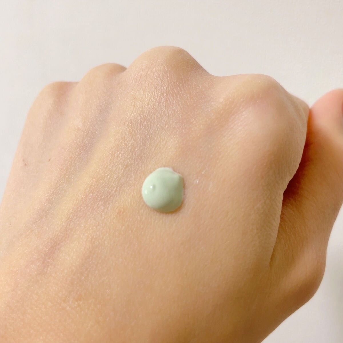 すっぴんクリームC ホワイトフローラルブーケの香り/クラブ/化粧下地を使ったクチコミ(2枚目)