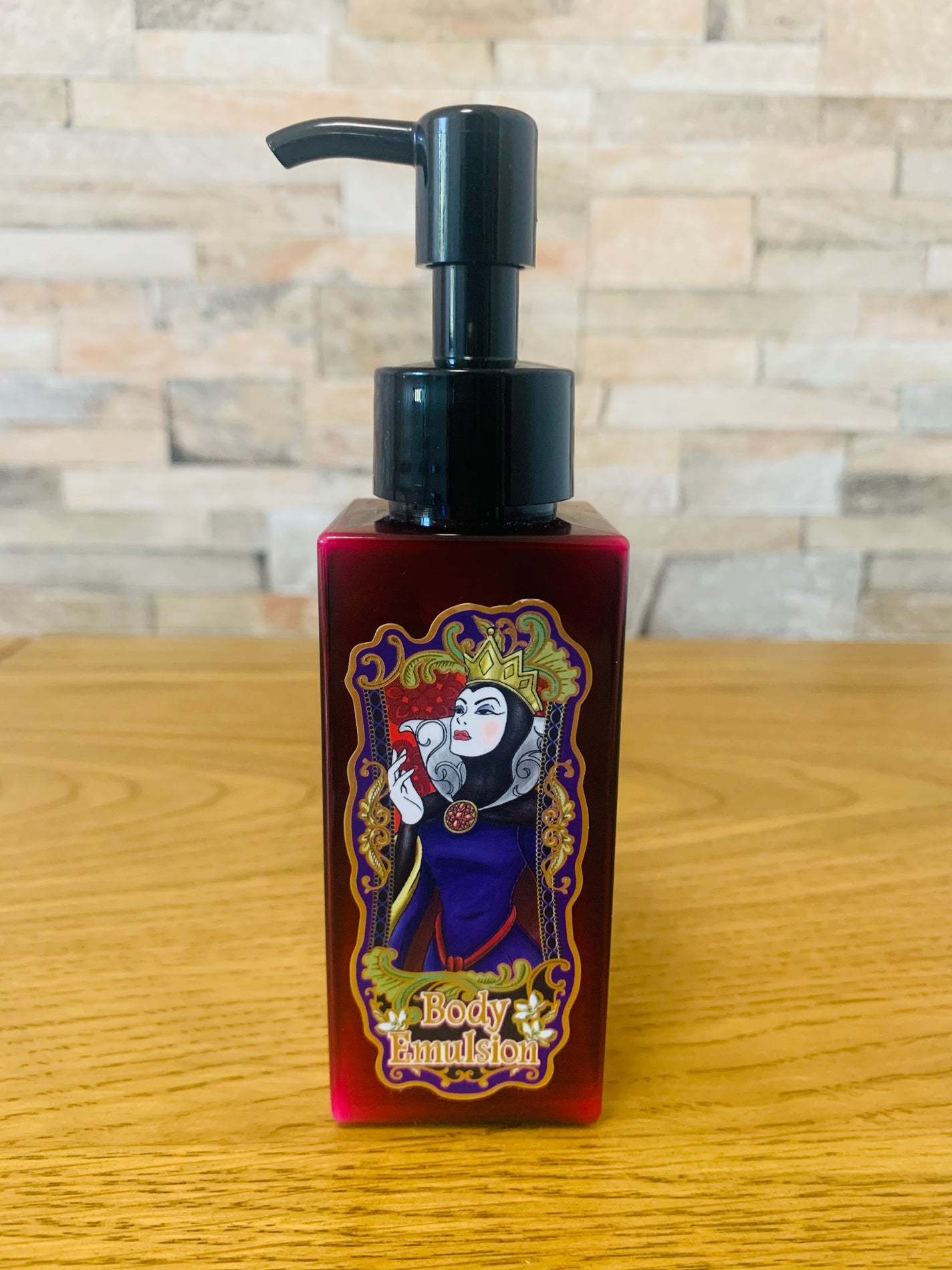 りんかお on LIPS 「*使い切り*東京ディズニーランド ボディエマルジョンQu(女王..」(1枚目)