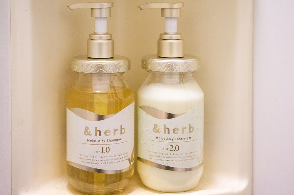 モイストエアリーシャンプー1.0/＆herb/市販シャンプーを使ったクチコミ（1枚目）
