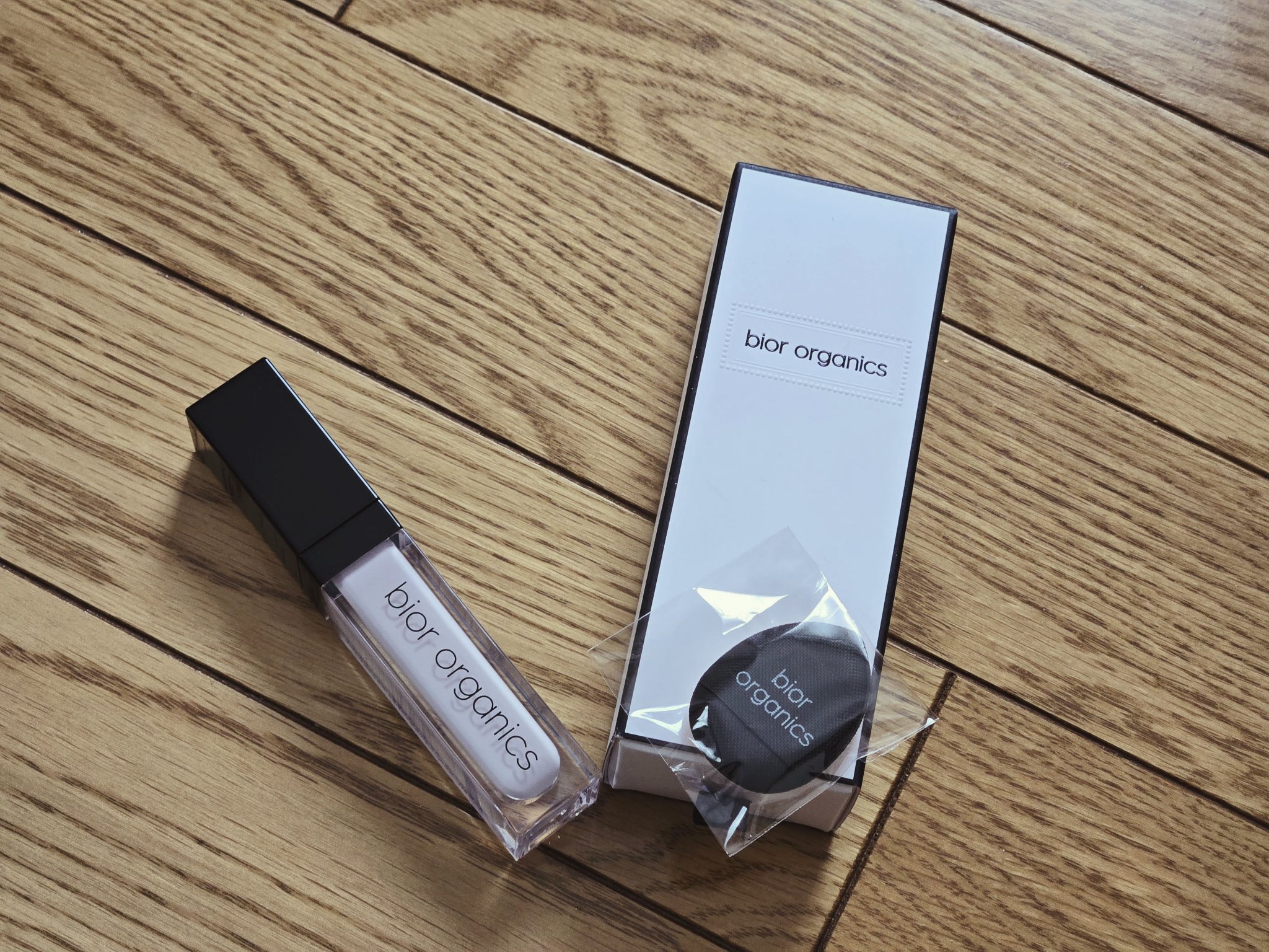 オーガニックアクア フラワーミネラル カラーセラム/bior oraganics/リキッドコンシーラーを使ったクチコミ（1枚目）