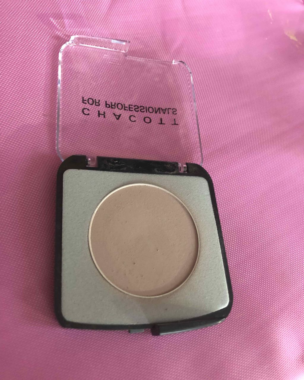 メイクアップカラーバリエーション/チャコット・コスメティクス/単色アイシャドウを使ったクチコミ（2枚目）