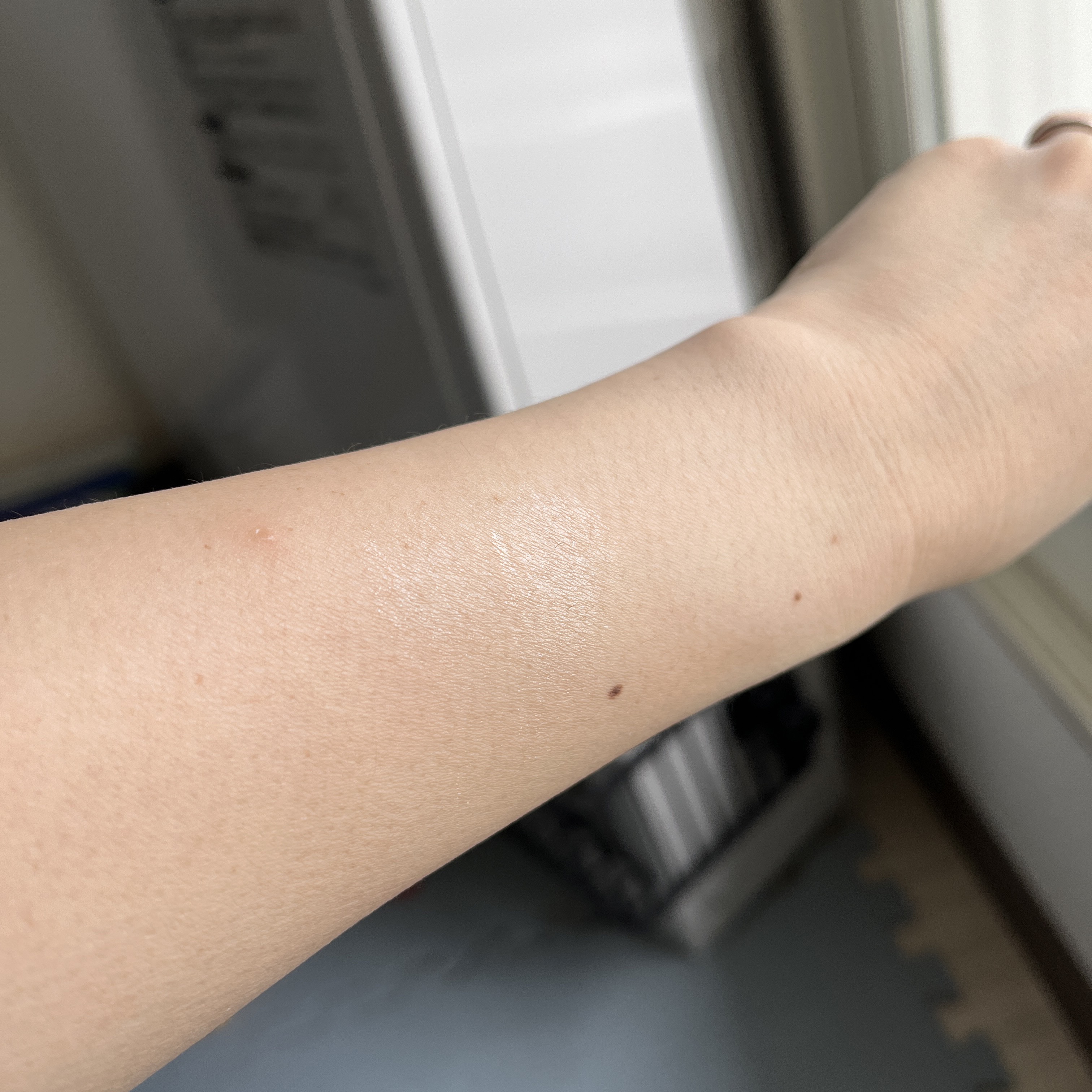 ミネラルラディアントスキンバーム/エトヴォス/クリームハイライトを使ったクチコミ（3枚目）