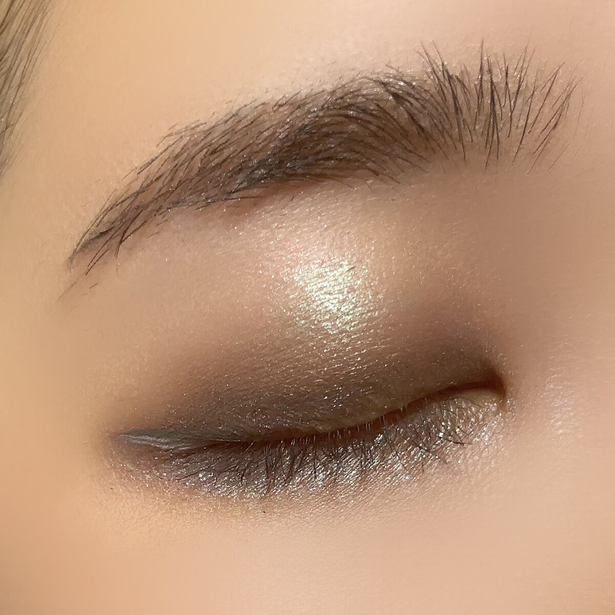 プリズマ シャドウ 05 カラー・ マーメイド/NYX Professional Makeup/単色アイシャドウを使ったクチコミ（2枚目）