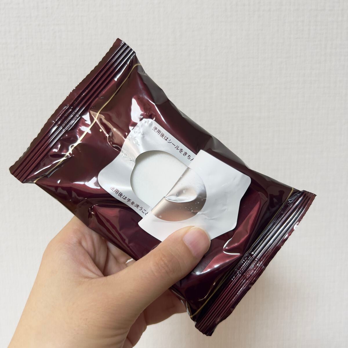 ビオレメイクの上からうるピタ肌持続シート/ビオレ/フェイスシートを使ったクチコミ(3枚目)