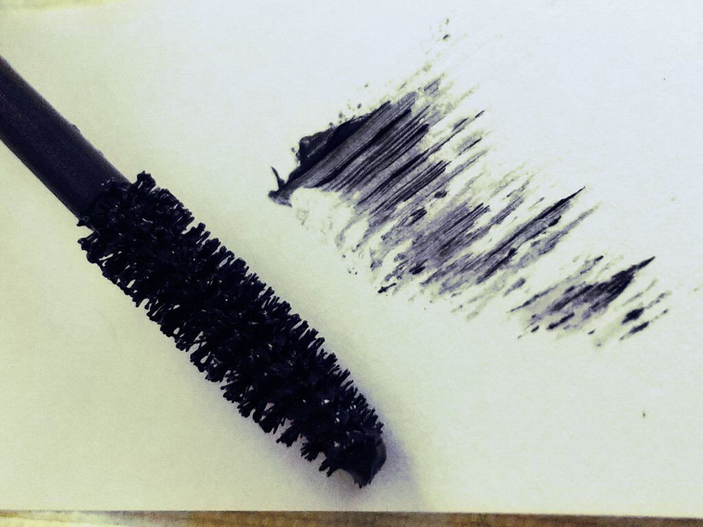 エクストラボリューム カラーマスカラ/Amplitude/マスカラを使ったクチコミ（2枚目）