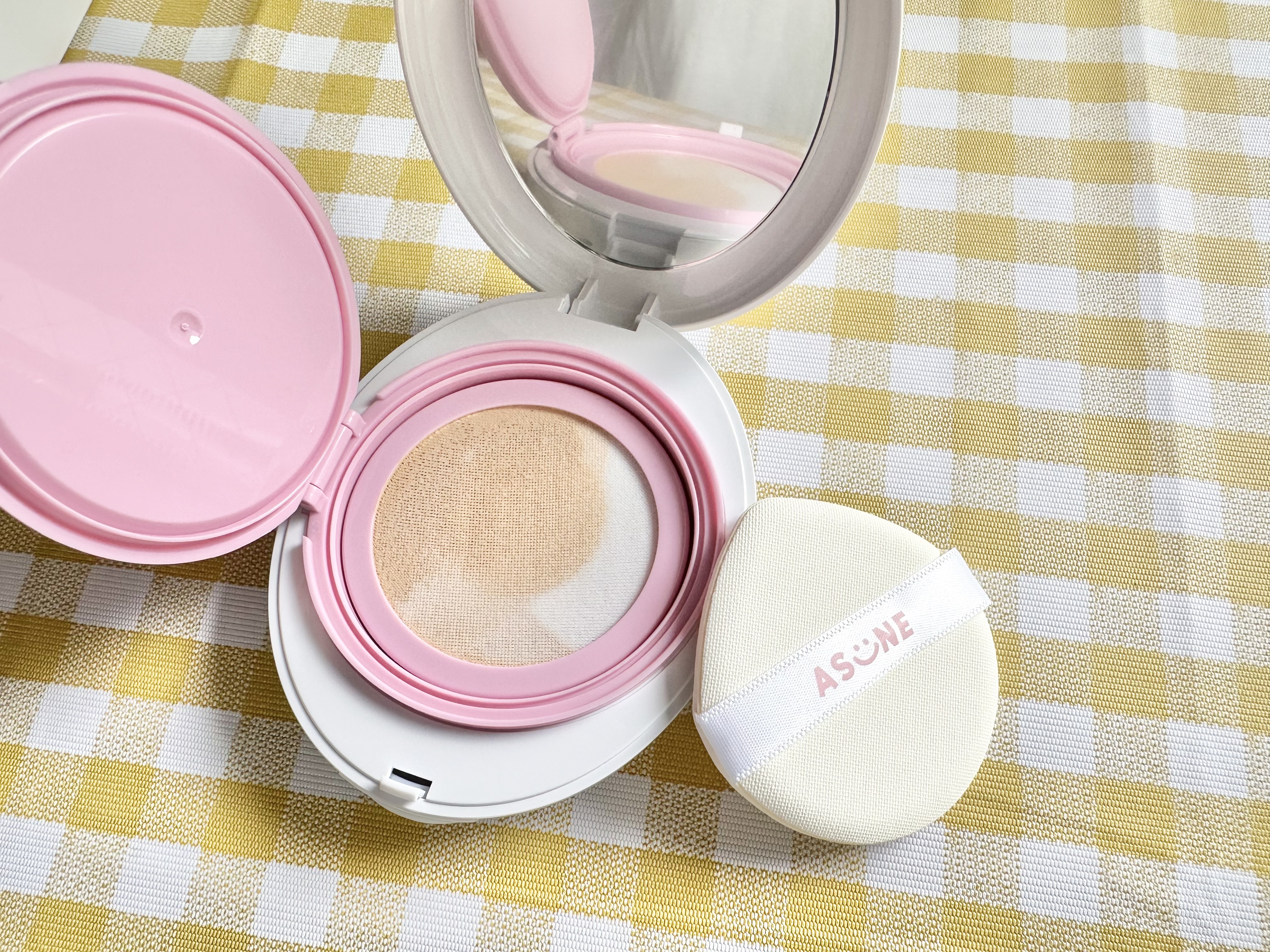 デューイーメッシュファンデーション/ASUNE /クッションファンデーションを使ったクチコミ（3枚目）