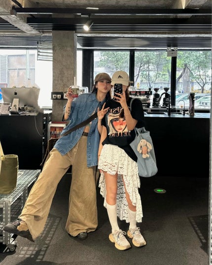 ひとみ on LIPS 「仲良し友達との一週間の心温まる服装!!#コーデ#韓国雑貨#韓国..」(1枚目)