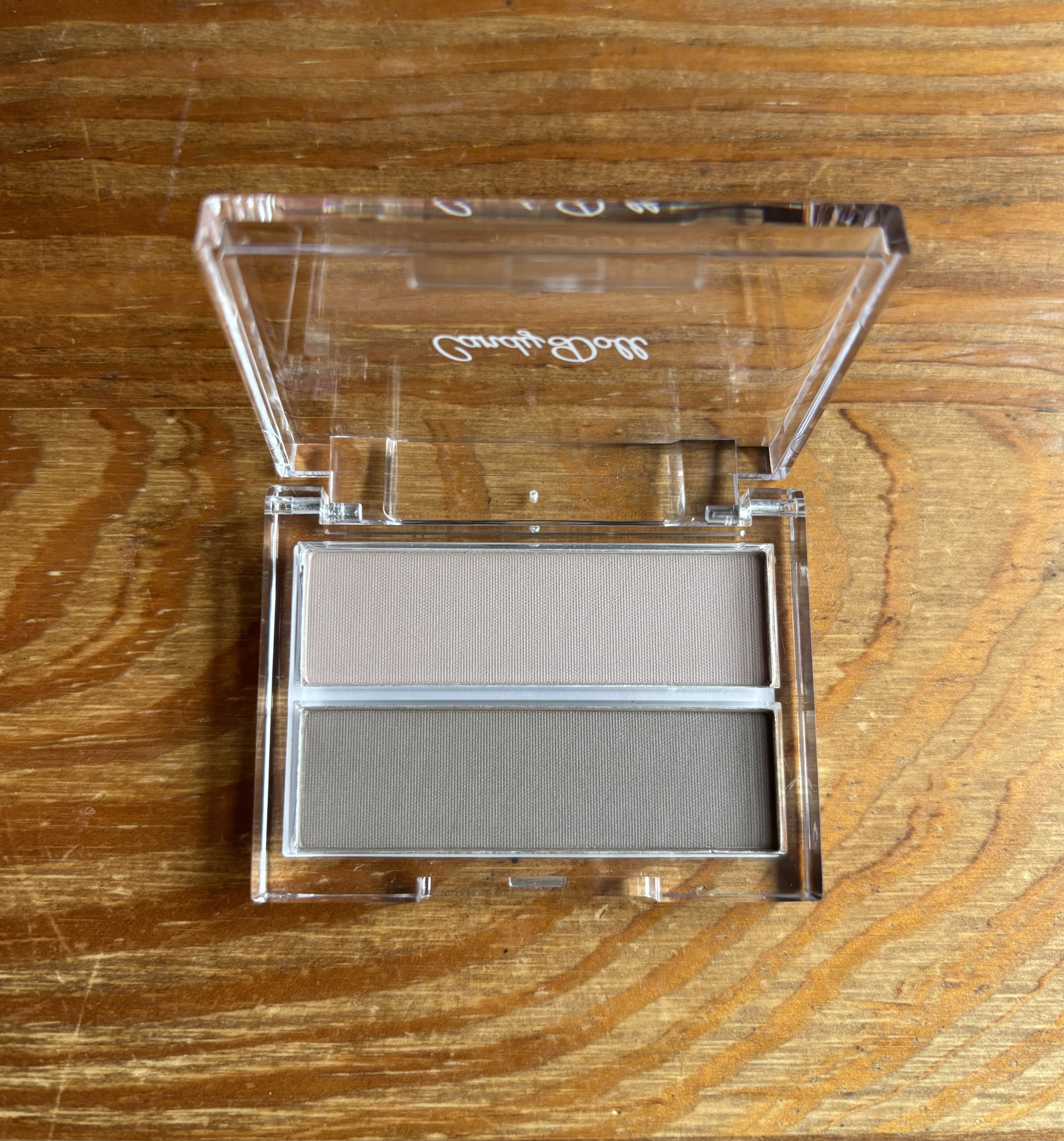 CandyDoll シェーディングパレットのクチコミ「骨格補正が叶うシェーディングパレットでアプデ顔。

肌色問わず自然に溶け込み、お肌の透明感を引.....」（2枚目）