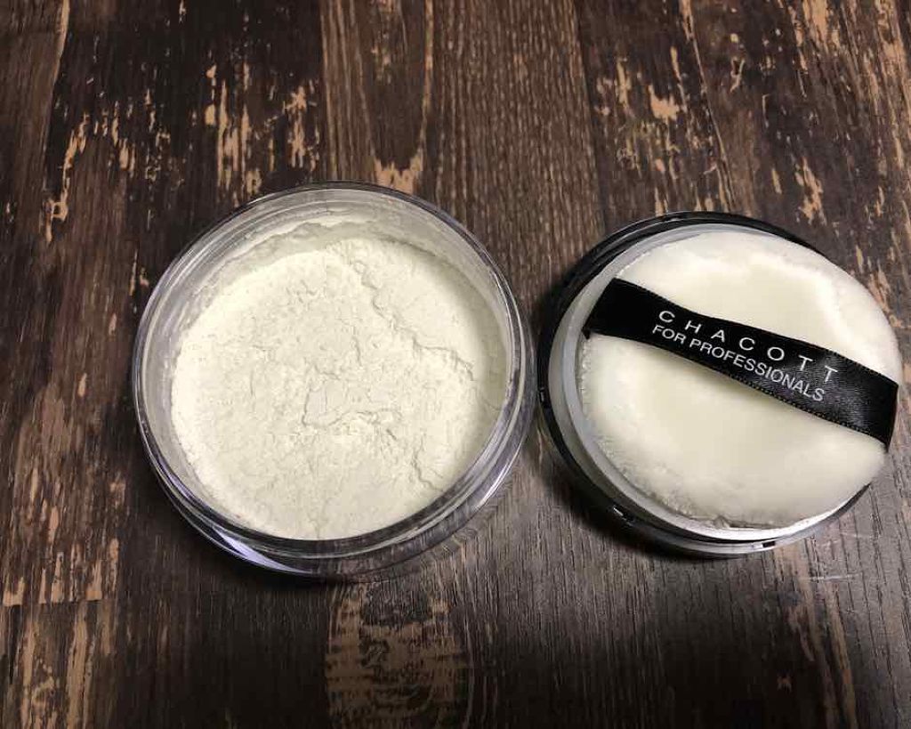 フィニッシングパウダー/チャコット・コスメティクス/ルースパウダーを使ったクチコミ(4枚目)