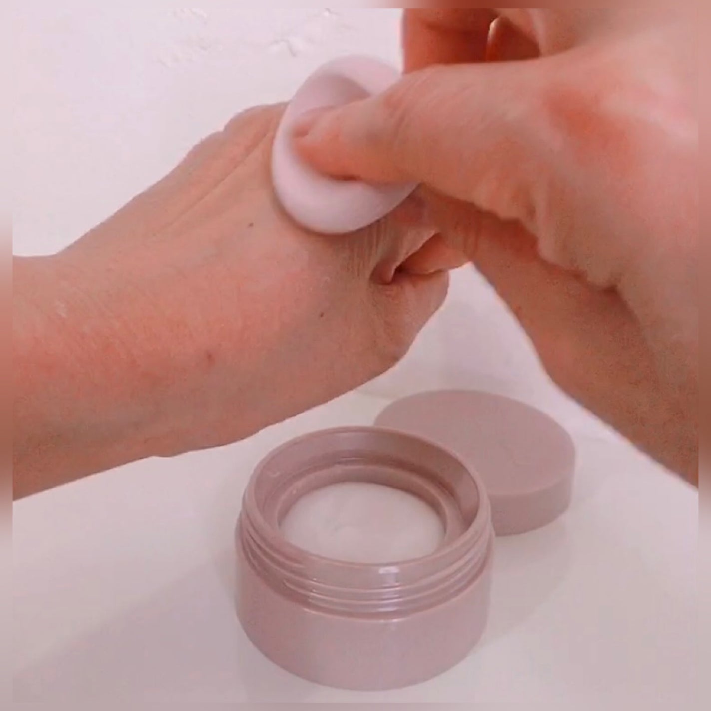 8x4 デオドラントパテ【医薬部外品】/8x4/デオドラント・制汗剤を使ったクチコミ(5枚目)