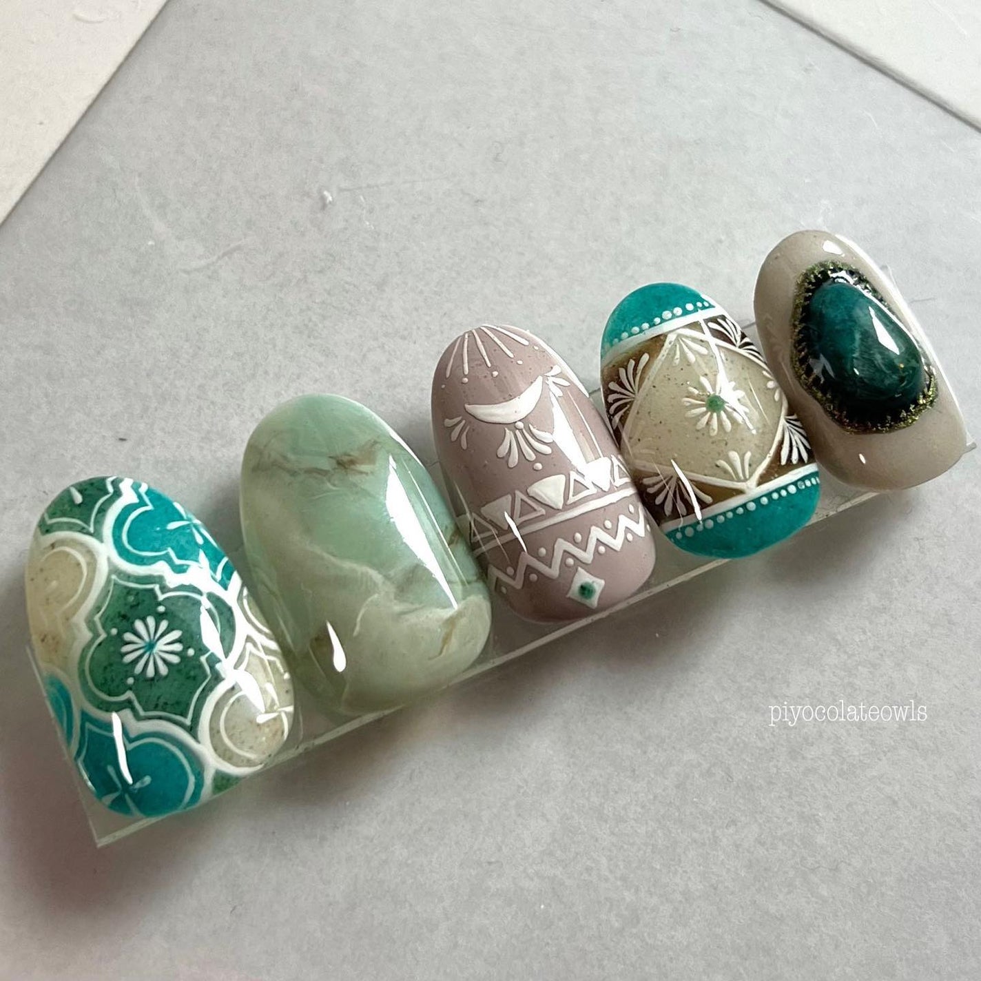 ぴよこれいと あうるす on LIPS 「この世には色々なジャンルを各々、得意とするネイリストさん、セル..」(1枚目)