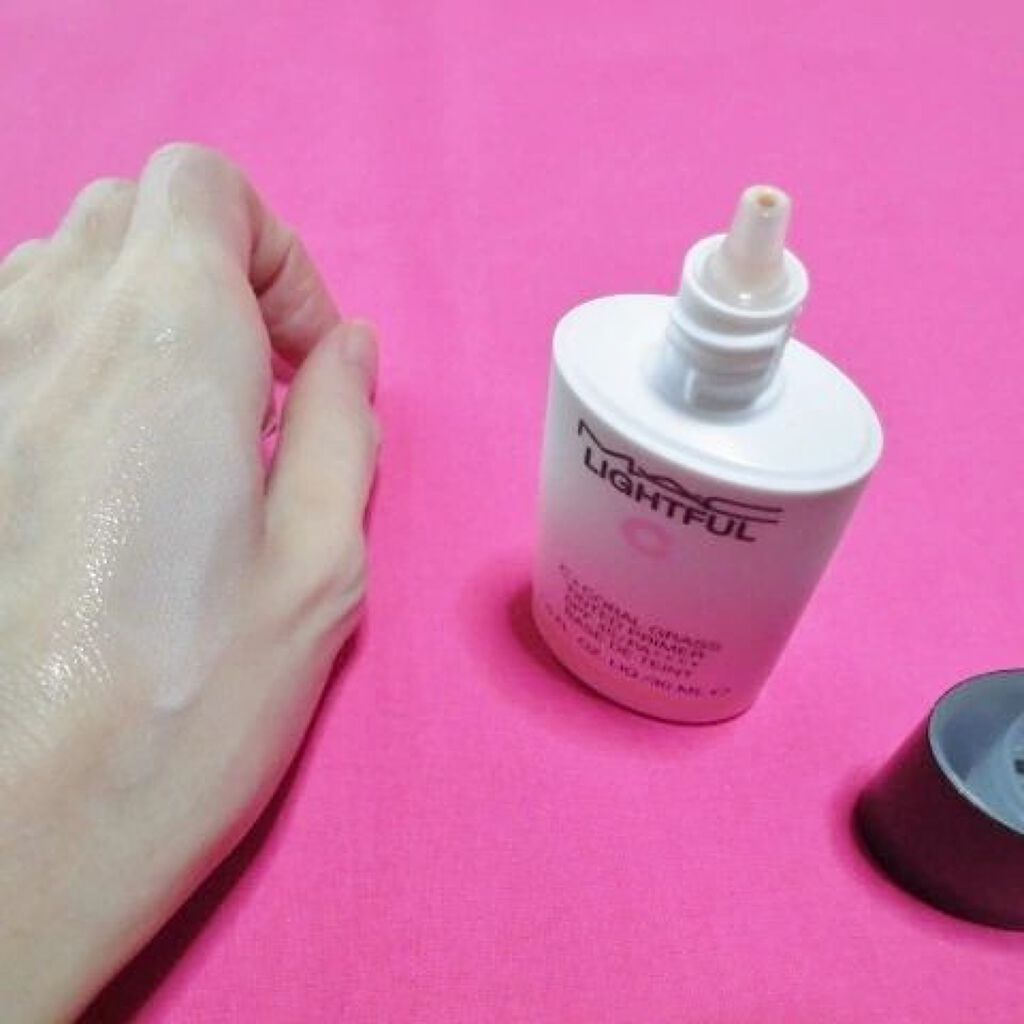 ライトフル Ｃ＋ティンティッド プライマーSPF45(PA++++)/M・A・C/化粧下地を使ったクチコミ（2枚目）