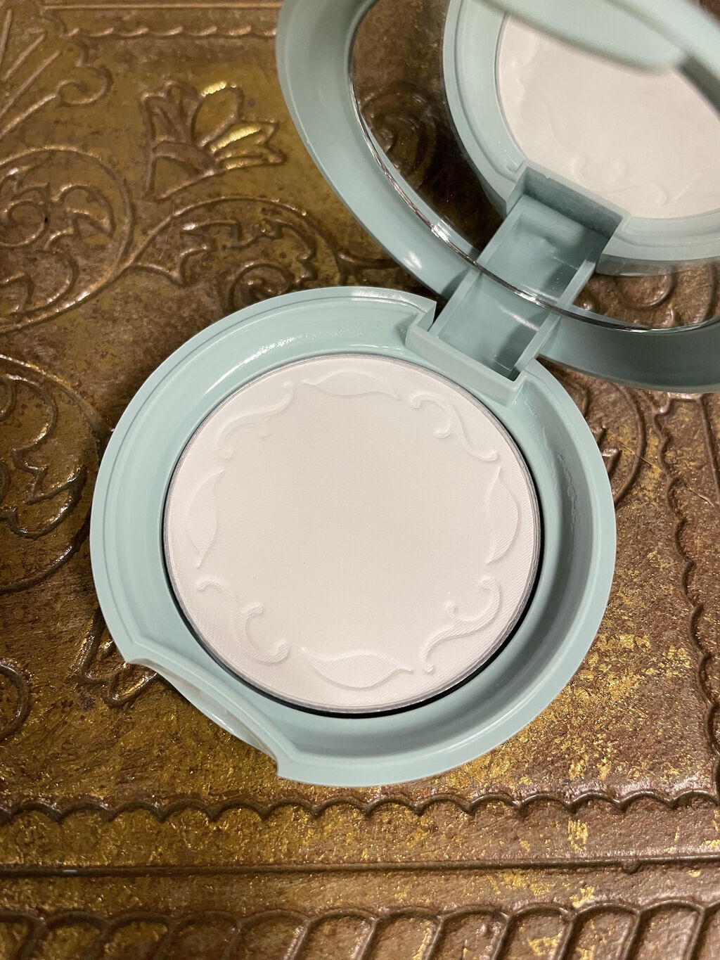 ノーセバム ミネラルパクト N/innisfree/プレストパウダーを使ったクチコミ（2枚目）