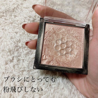 MegaGlo Highlighting Powder/wet 'n' wild/ハイライトを使ったクチコミ（2枚目）