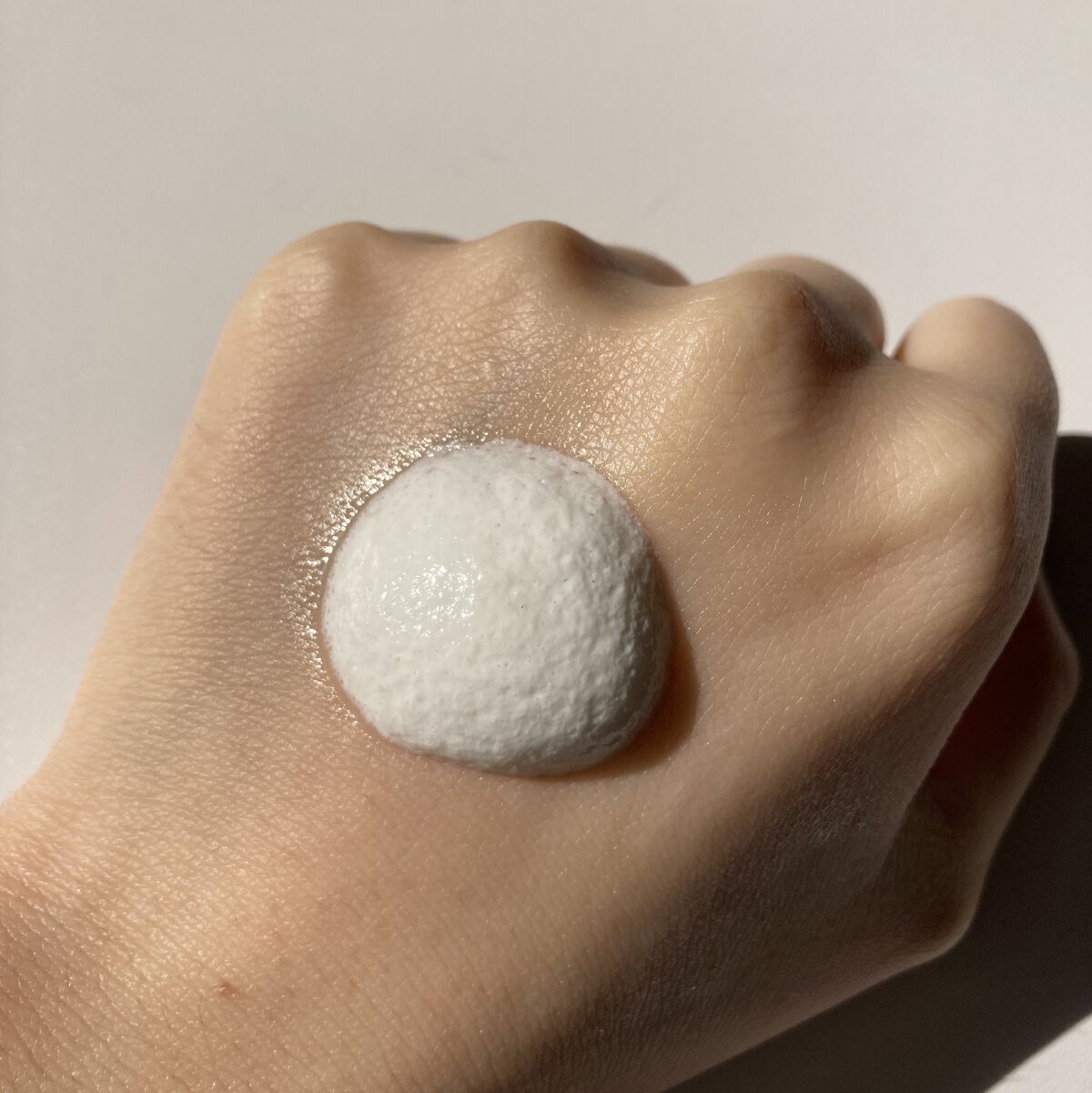 泡出ててくる日焼け止め

SPF50+ PA ++++
ノーカラー

サンカット®プロディフェンス オールインワンUV ムース　サンカット

👶使用感
首などに使ったらしっかり白くなった
顔はめちゃくちゃトーンアップするわけではないけど
