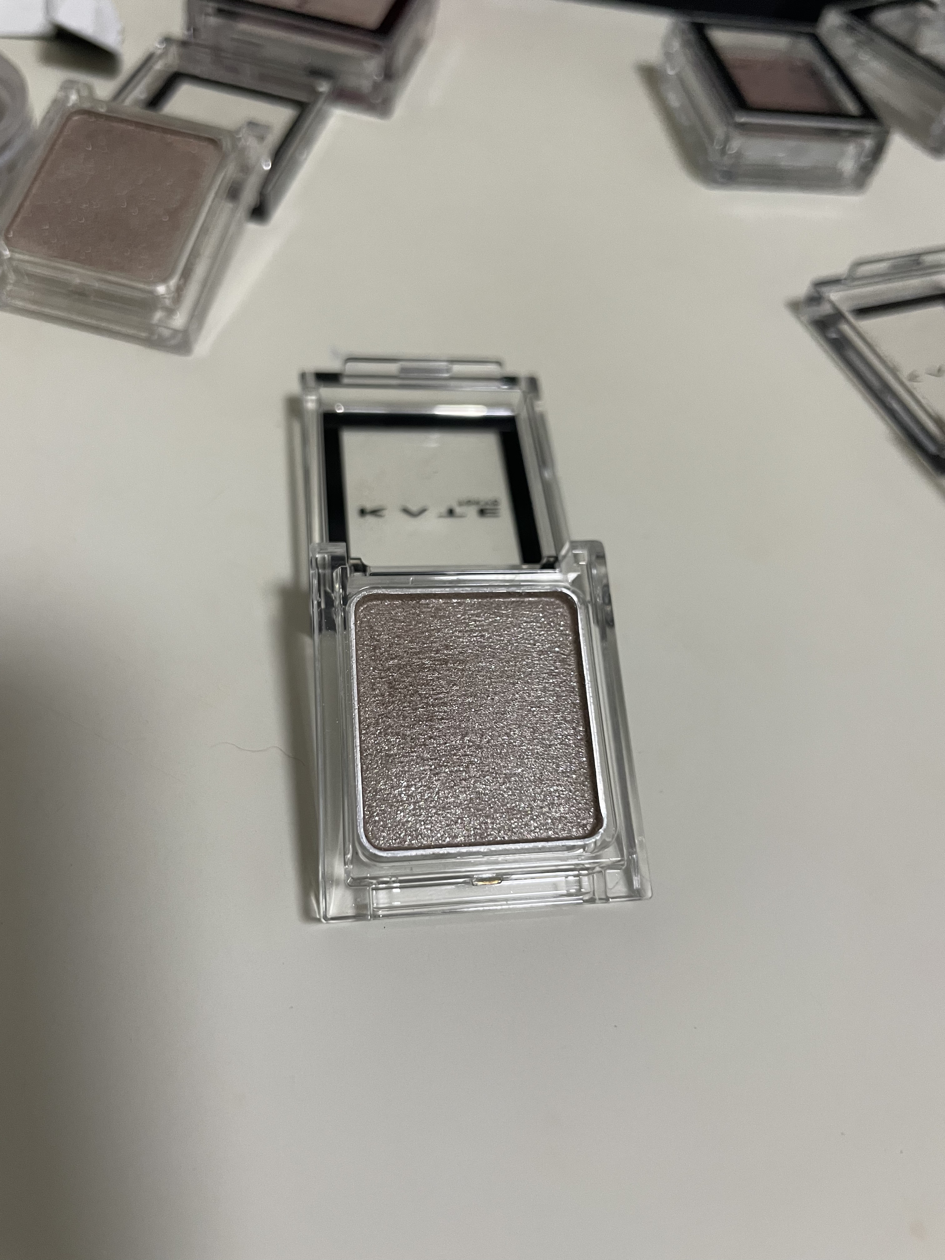 ケイト ザ アイカラー 014 グレージュ/KATE/単色アイシャドウを使ったクチコミ（1枚目）