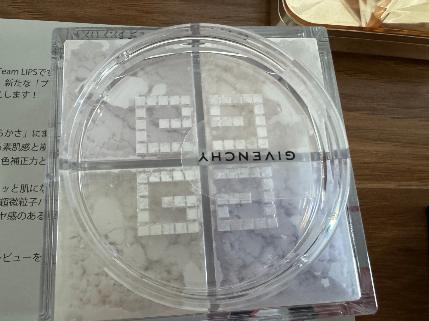 プリズム・リーブル/GIVENCHY/ルースパウダーを使ったクチコミ(1枚目)