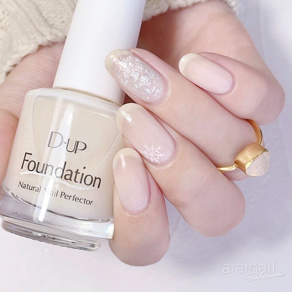 #乳白色ネイル,#オフィスネイル,#シンプルネイル,#シアーホワイトネイル,#透け感ネイル,#シアーネイル,#ホワイトネイル,#雪ネイル,#雪の結晶ネイル,#白ネイル,#冬ネイルのネイルデザイン