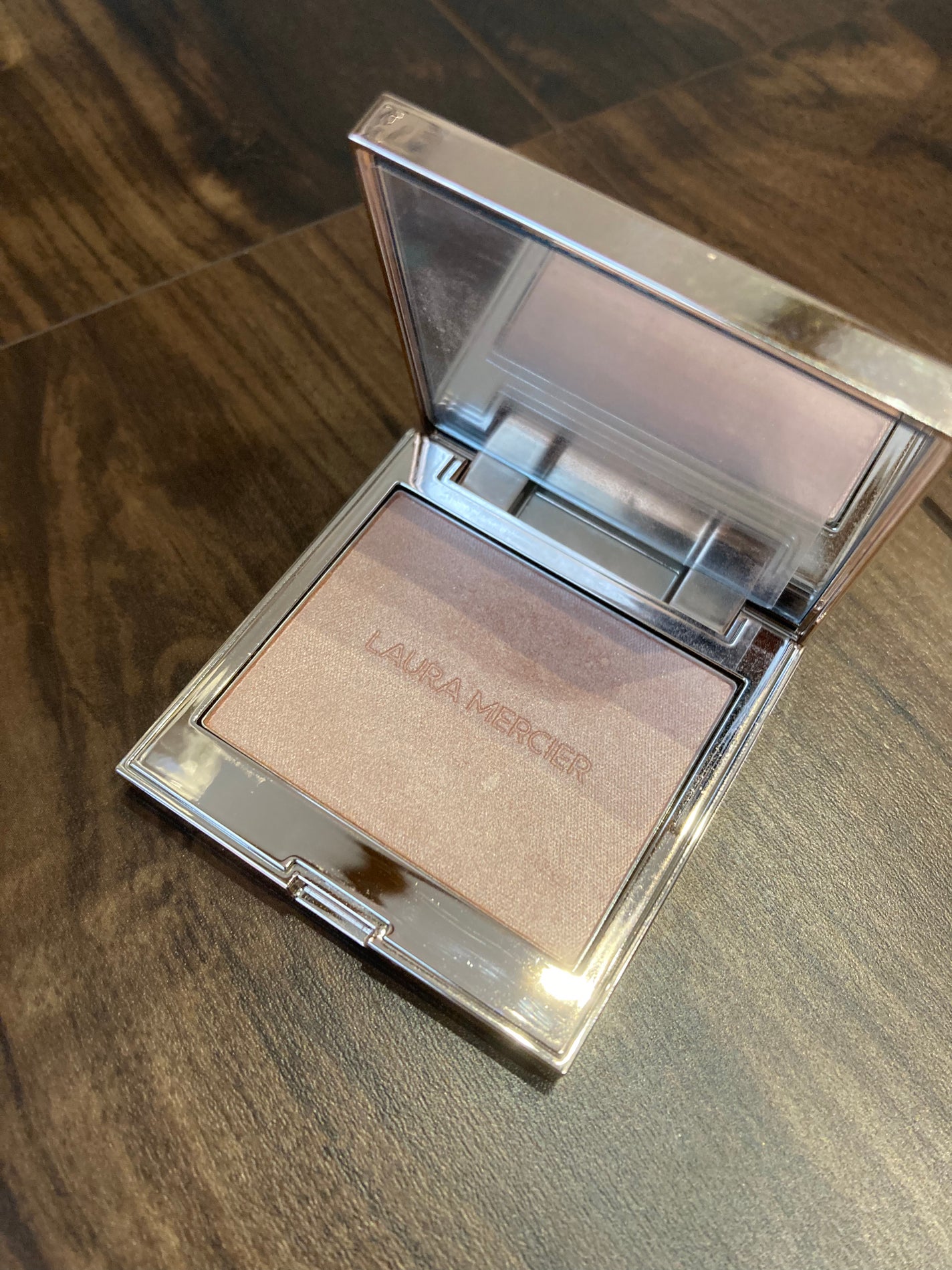 ローズグロウ イルミネーター /ローラ メルシエ/プレストパウダーを使ったクチコミ(1枚目)