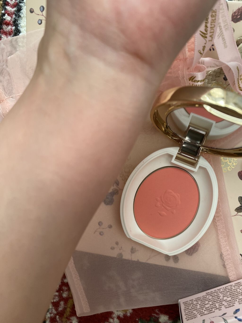 パウダーブラッシュ/レ・メルヴェイユーズ ラデュレ/パウダーチークを使ったクチコミ（2枚目）