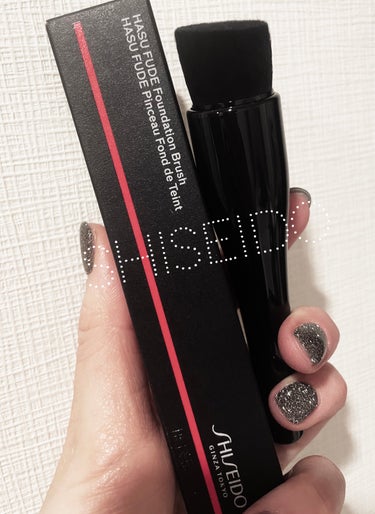 SHISEIDO
HASU FUDE ファンデーションブラシ

私はリキッドファンデをスポンジで塗る派でしたが、こちらのブラシはササッと短いストロークで綺麗に薄くお肌に伸ばすことができるので、これを知っ