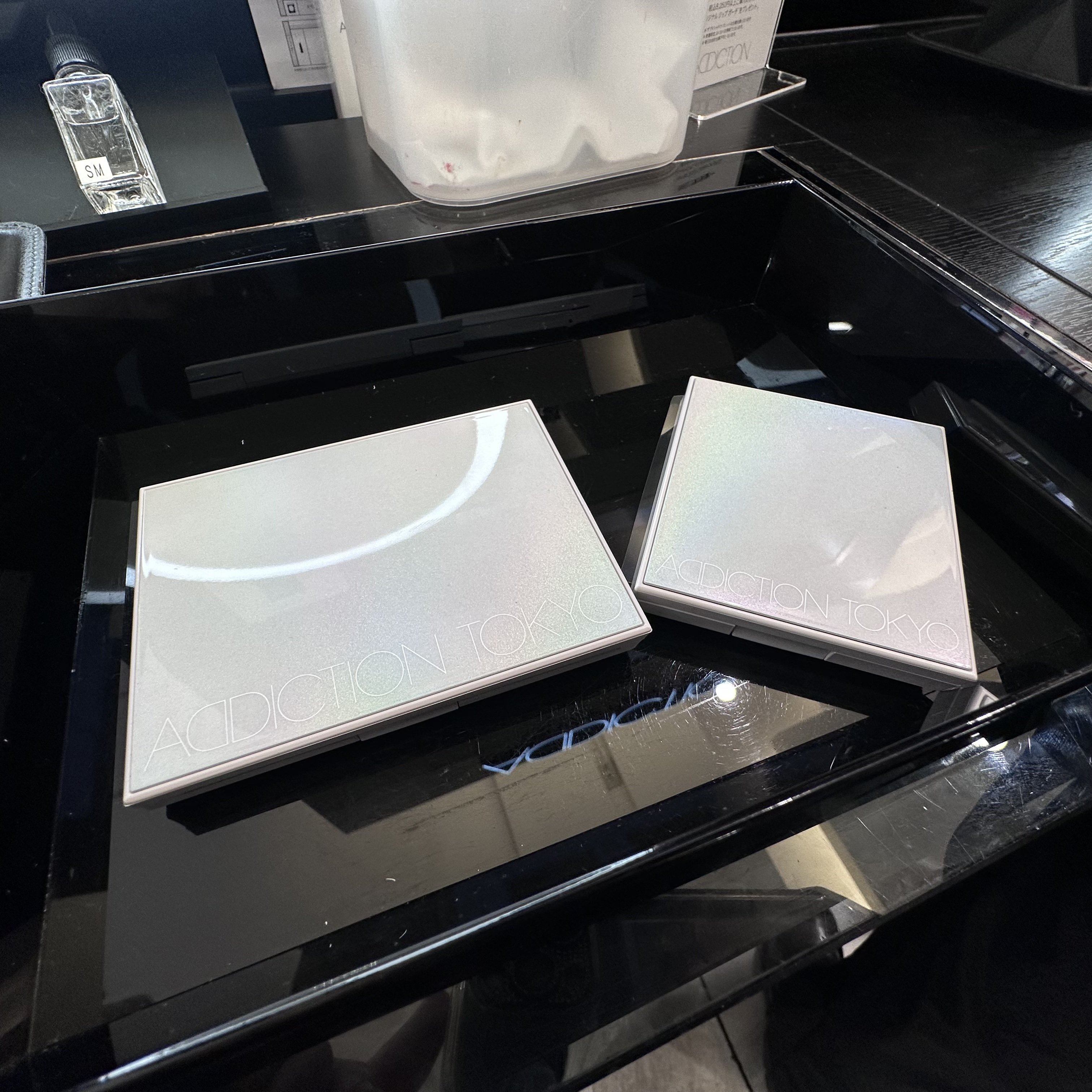 アディクション ザ アイシャドウ マット/ADDICTION/単色アイシャドウを使ったクチコミ（3枚目）