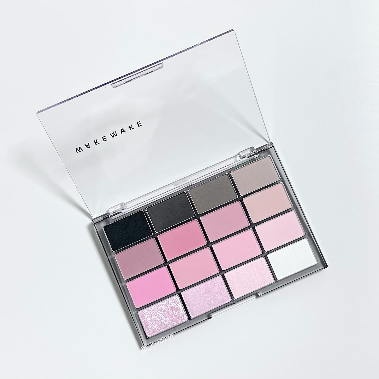 ソフトブラーリングアイパレット 16.ブラックハッシュブラーリング　/wakemake/アイシャドウパレットを使ったクチコミ（3枚目）