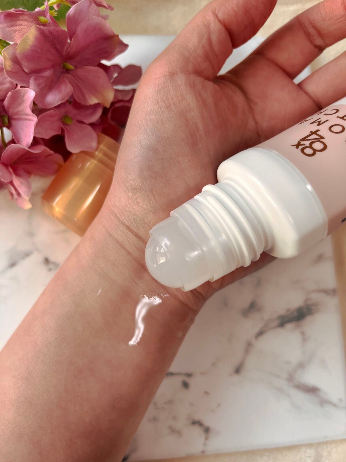 8x4 アロマスイッチ ロールオン パリスブーケの香り/8x4/デオドラント・制汗剤を使ったクチコミ(3枚目)