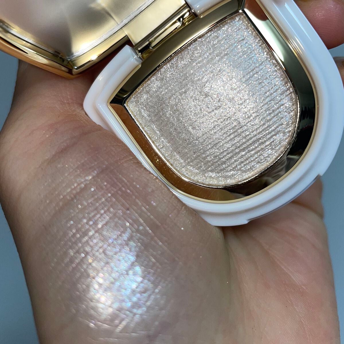 PERFECT DIARY (パーフェクトダイアリー)オートクチュール「タッチ」シングルアイシャドウ/PERFECT DIARY/単色アイシャドウを使ったクチコミ(4枚目)