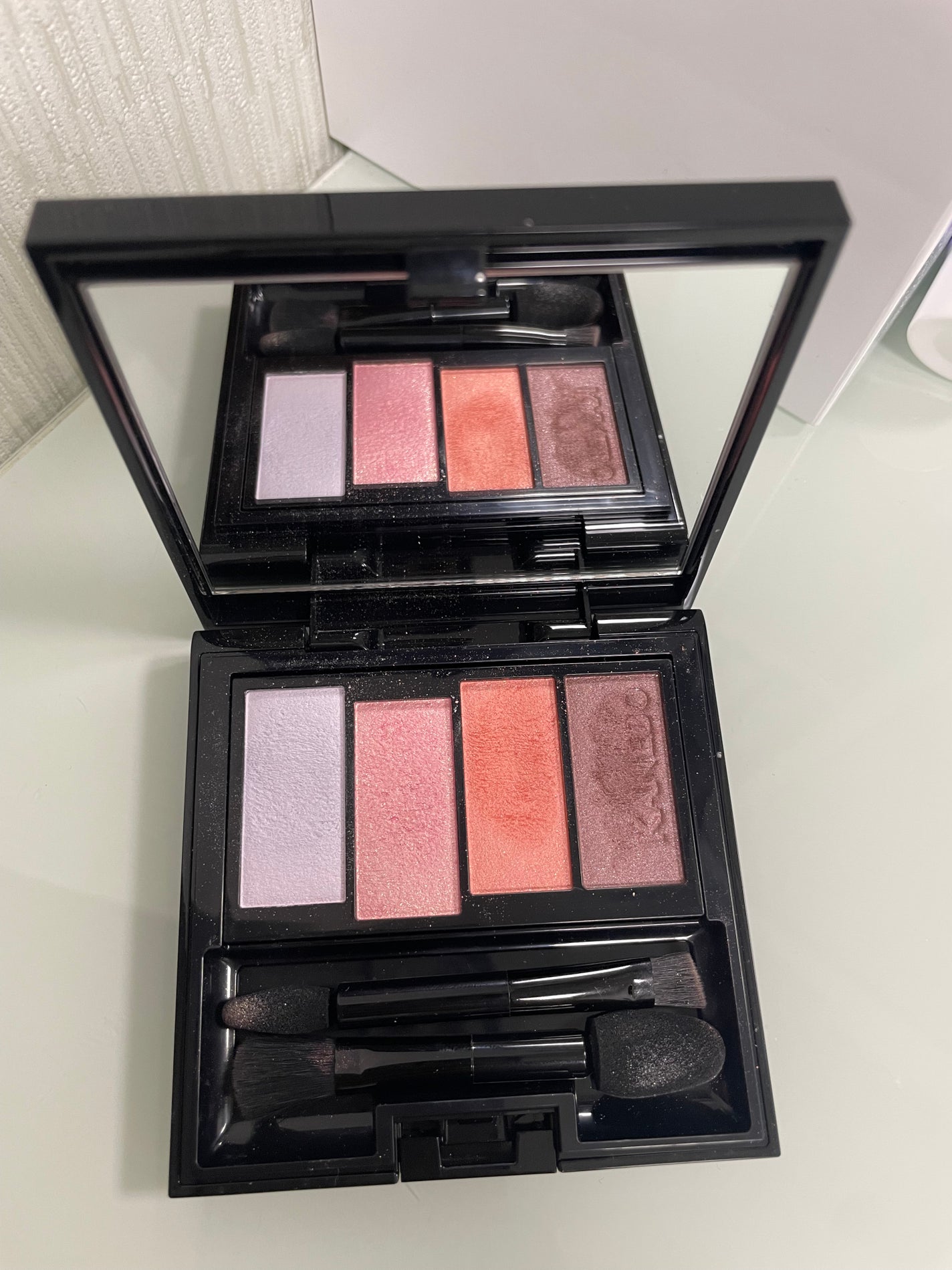 カラードシャドウ/KANEBO/アイシャドウパレットを使ったクチコミ(2枚目)