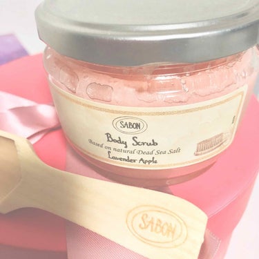 



❤︎ボディケア



💌SABON  body scrub


¥5500




ラベンダーアップルの香りを使用してます♬



直接匂いを嗅ぐとキツく感じますが
洗い流すとほどよく香る程度に