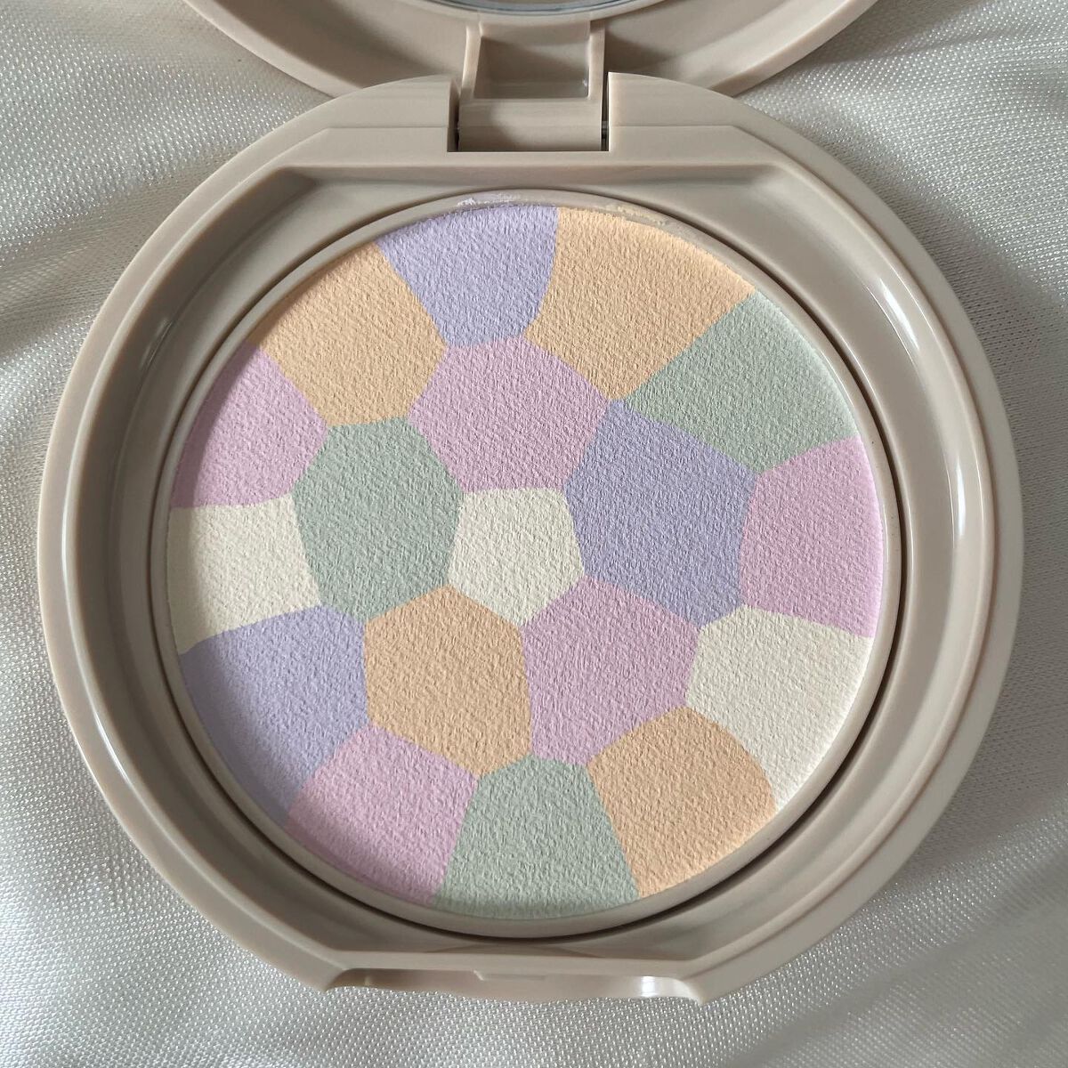 マシュマロフィニッシュパウダー ~Abloom~/キャンメイク/プレストパウダーを使ったクチコミ(2枚目)