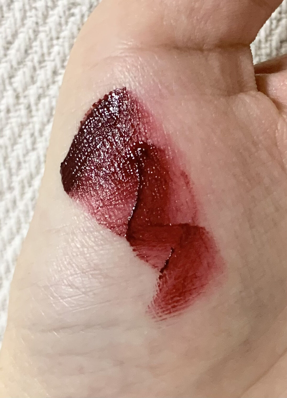 タトゥーベルベットティント #37 ブラックチェリー/フォレンコス/リップティントを使ったクチコミ（2枚目）