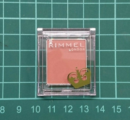 プリズム パウダーアイカラー/リンメル ロンドン/単色アイシャドウを使ったクチコミ(1枚目)