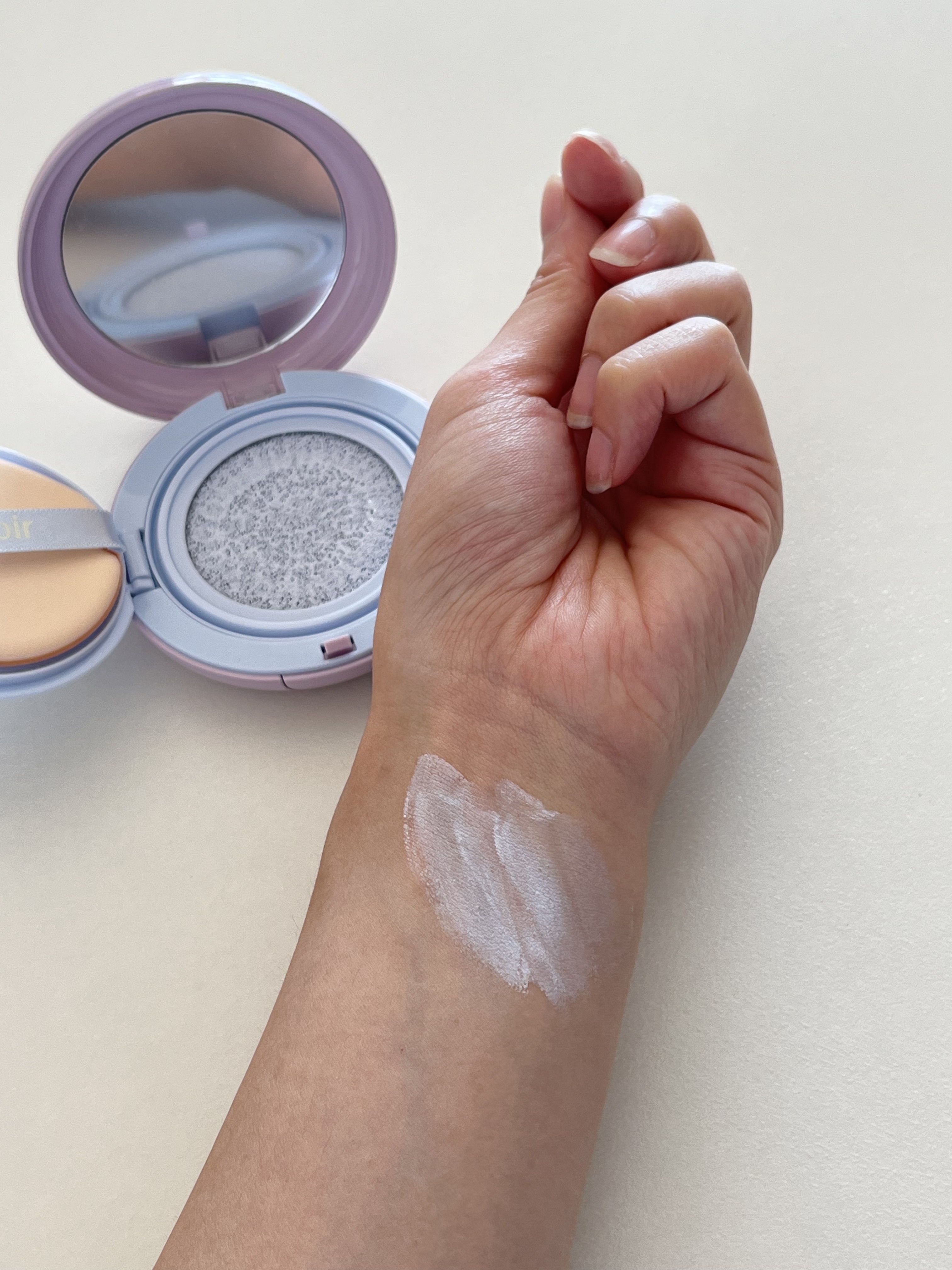 デューライクジェロー トーンアップクッション/espoir/化粧下地を使ったクチコミ（3枚目）