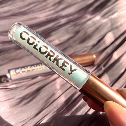 スパークリングギャラクシーリキッドアイシャドウ C04 陽が差す道/COLORKEY/リキッドアイシャドウを使ったクチコミ(2枚目)