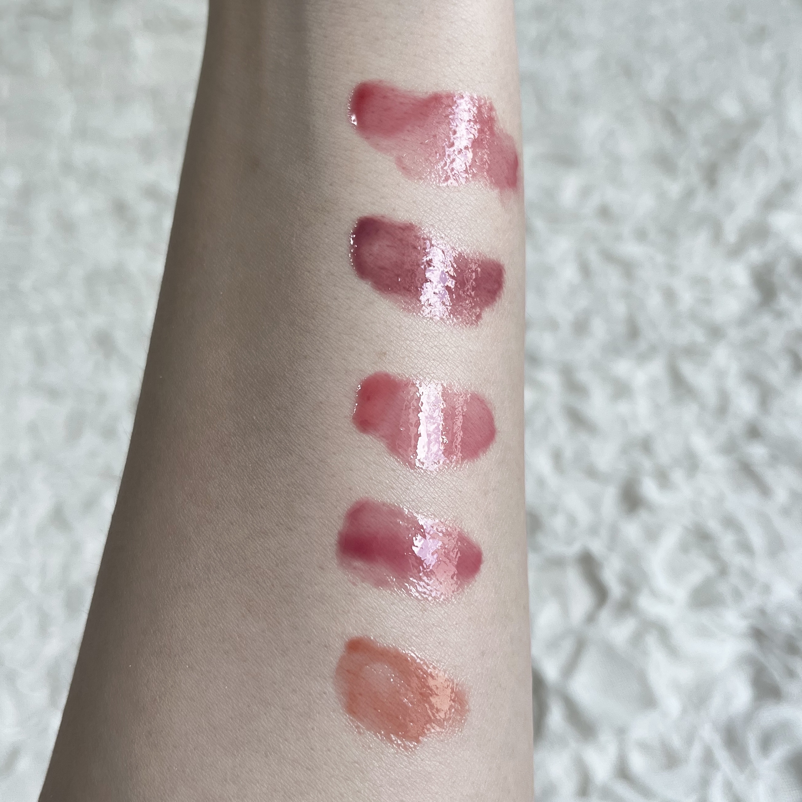 GLOWY TINT BALM/AOU/リップグロスを使ったクチコミ（3枚目）