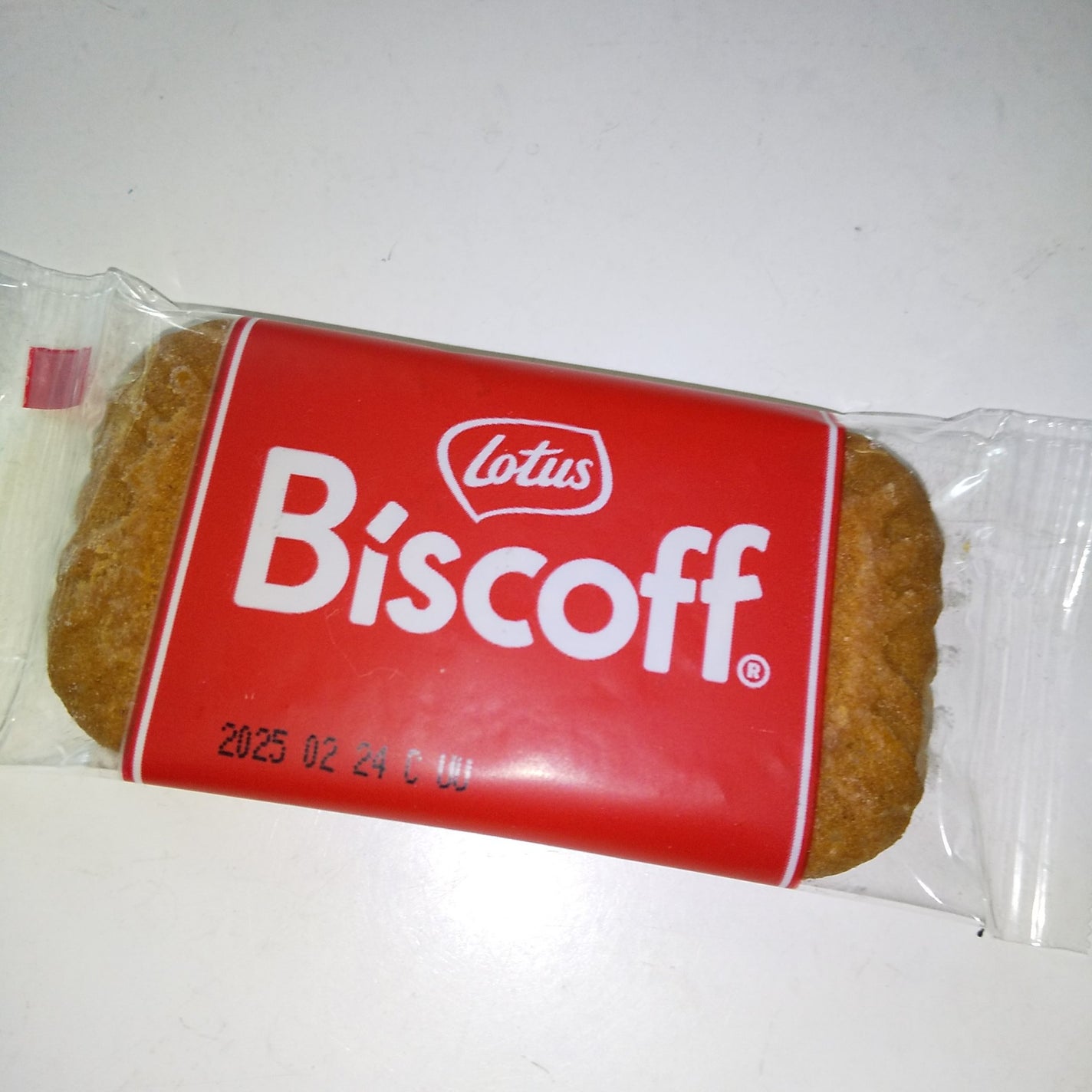 ピー on LIPS 「休日は美味しいもの…如何ですか…○クッキー美味しい○#クイーン..」(1枚目)