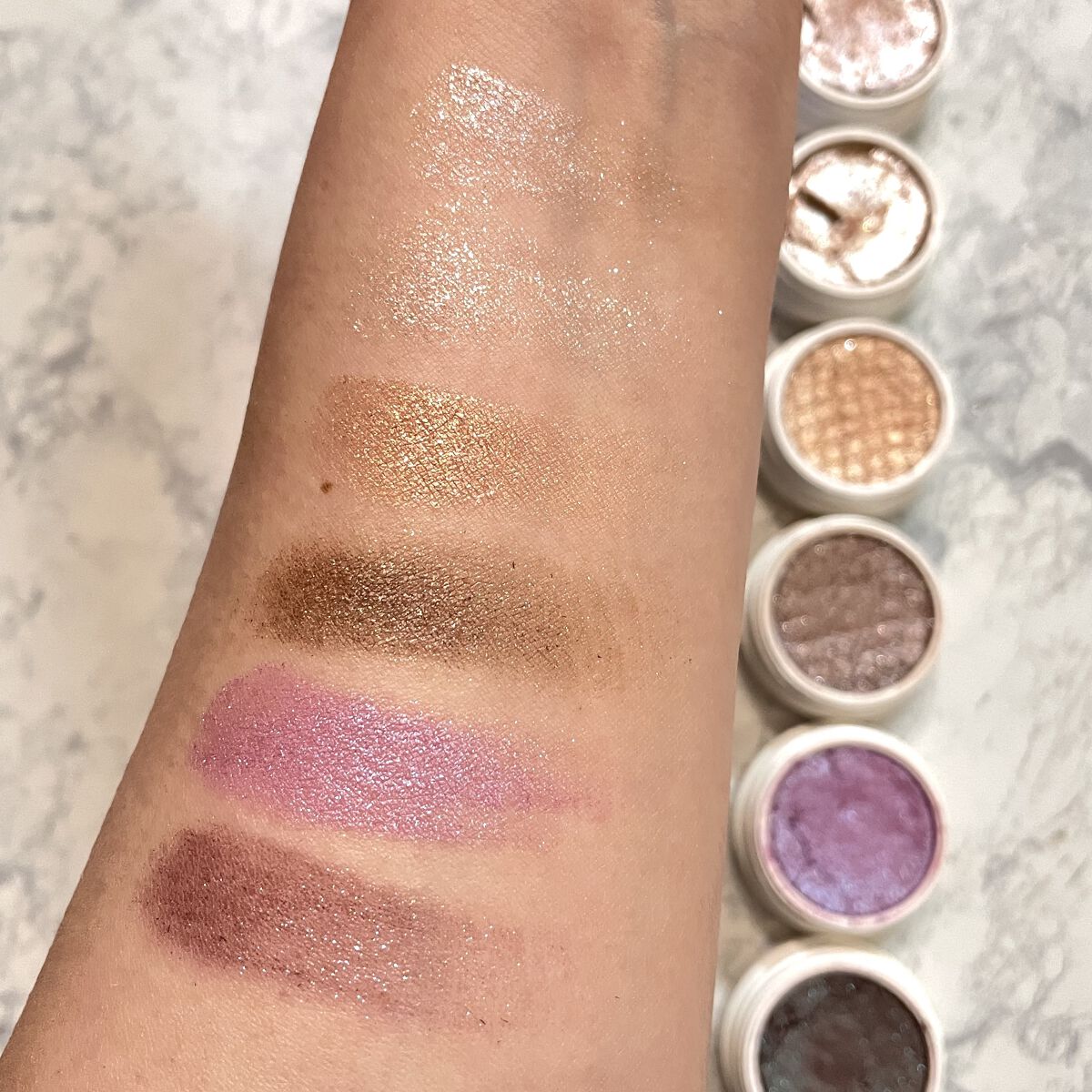 Super Shock Shadow/ColourPop/単色アイシャドウを使ったクチコミ（1枚目）
