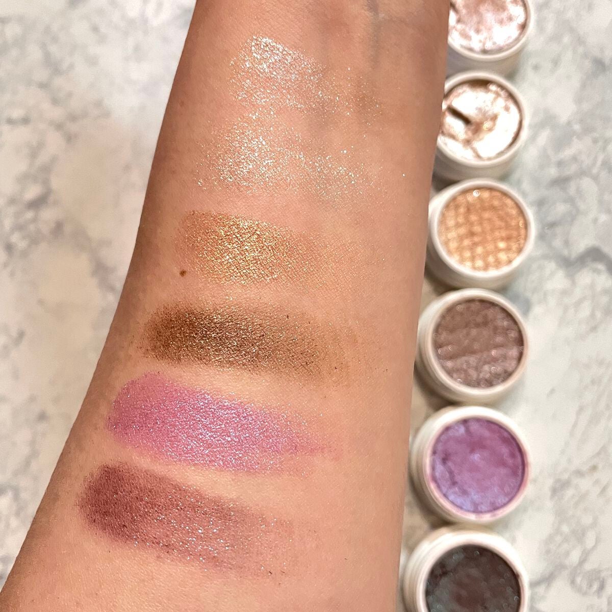 Super Shock Shadow/ColourPop/単色アイシャドウを使ったクチコミ(1枚目)