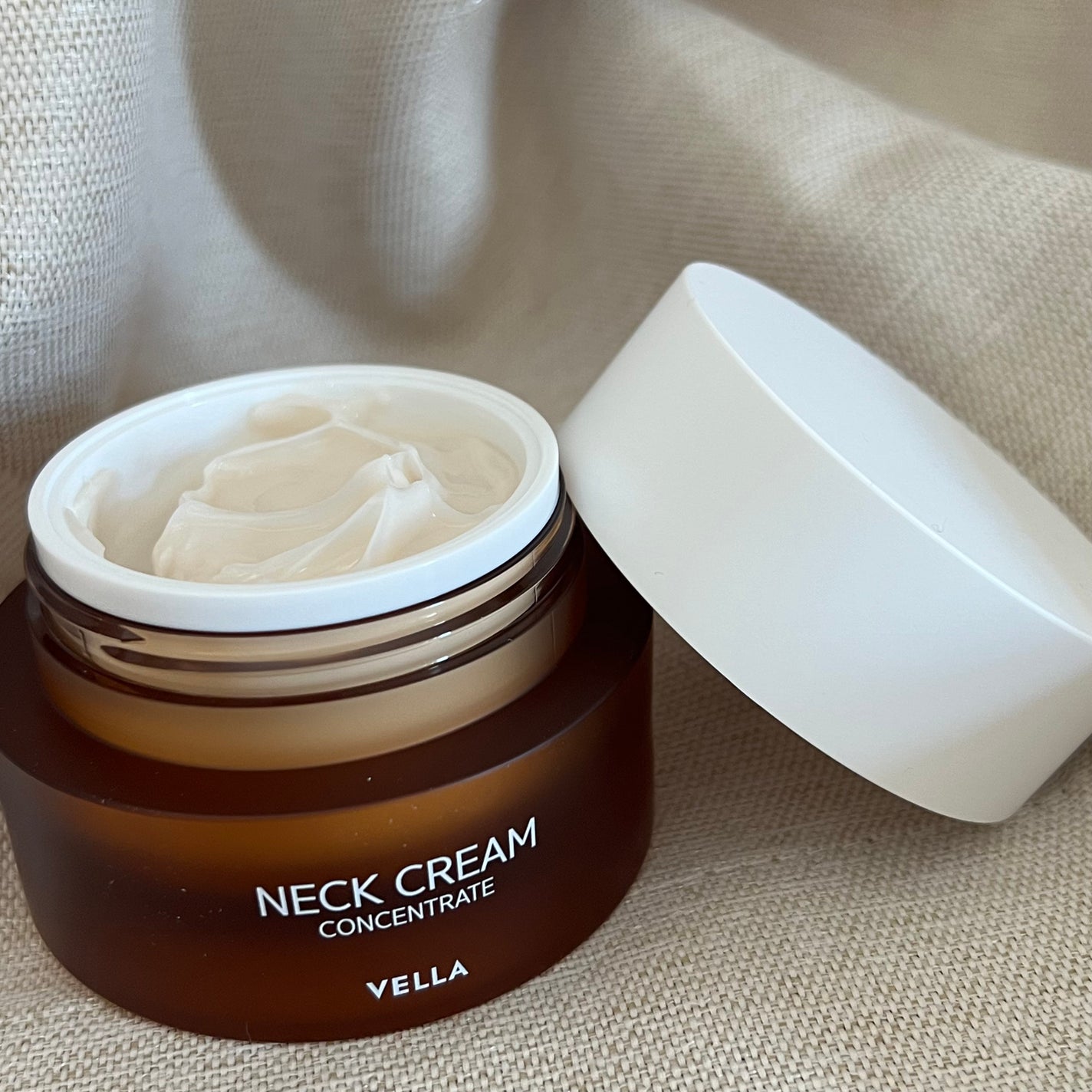 NECK CREAM WHITE/VELLA/フェイスクリームを使ったクチコミ(2枚目)