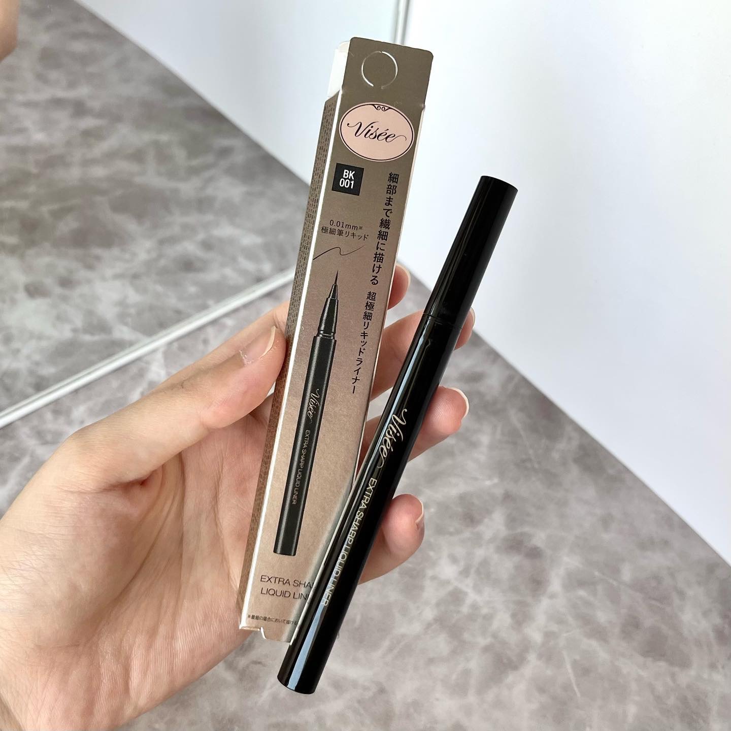エクストラシャープ リキッドライナー BK001 ブラック/Visée/リキッドアイライナーを使ったクチコミ（1枚目）