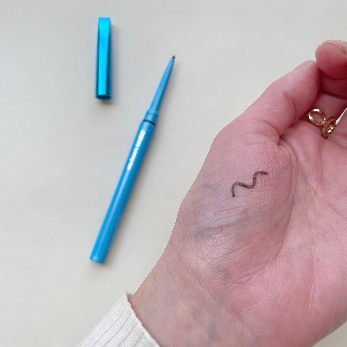 「密着アイライナー」極細クリームペンシル/デジャヴュ/ペンシルアイライナーを使ったクチコミ（3枚目）