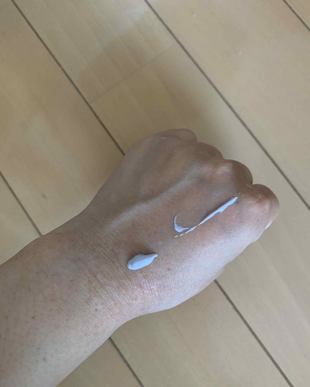 スキンアクア トーンアップUVエッセンス/スキンアクア/日焼け止めクリームを使ったクチコミ(2枚目)