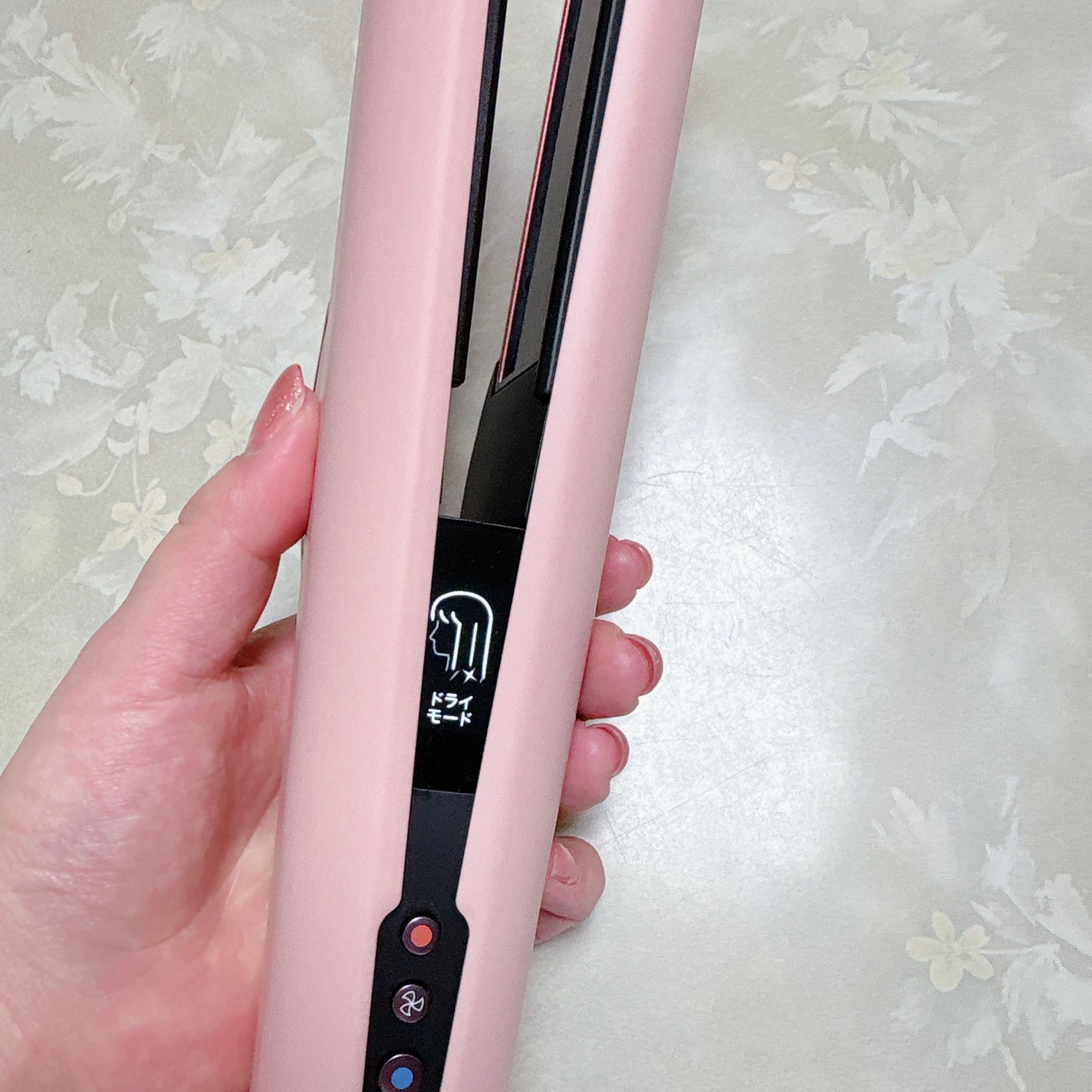 みさ on LIPS 「気になっていたダイソンのストレイテナー。濡れた髪にも、乾いた髪..」(3枚目)