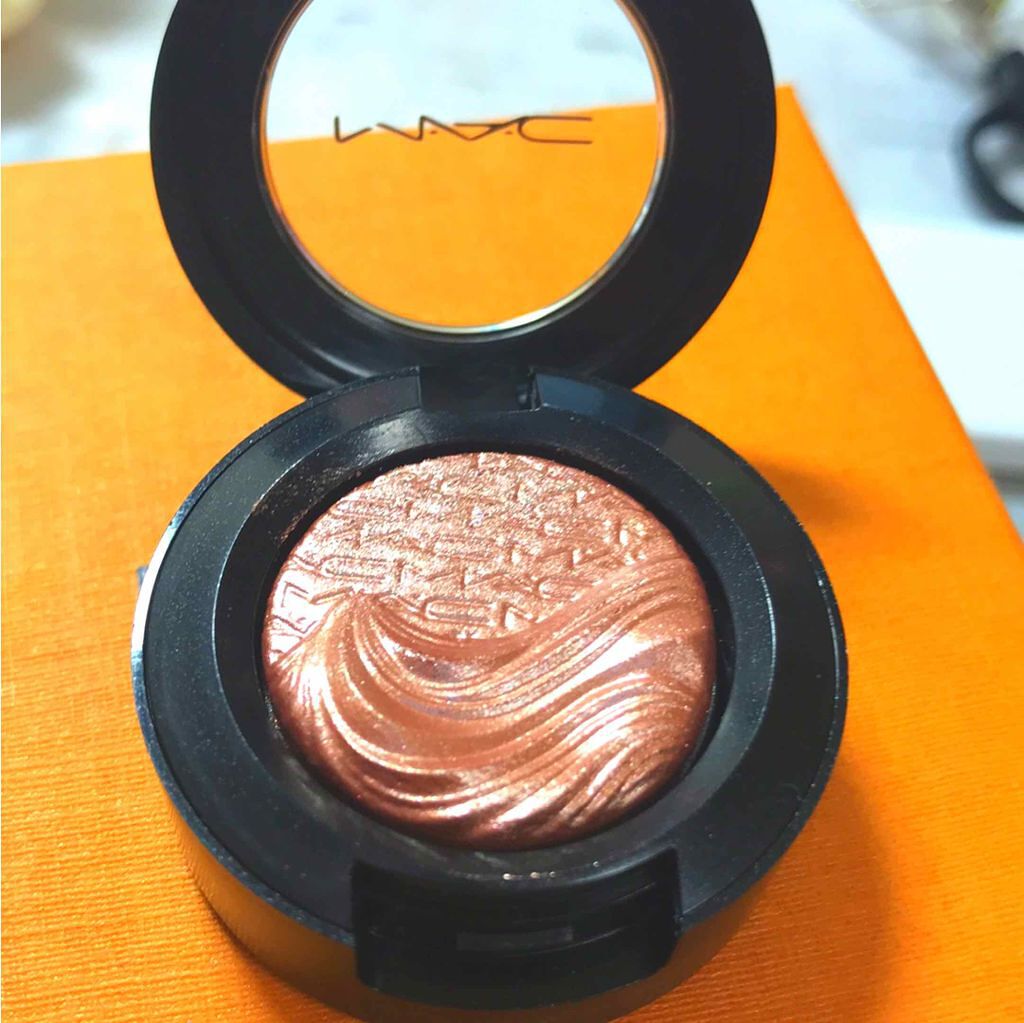 エクストラ ディメンション アイシャドウ/M・A・C/単色アイシャドウを使ったクチコミ(2枚目)